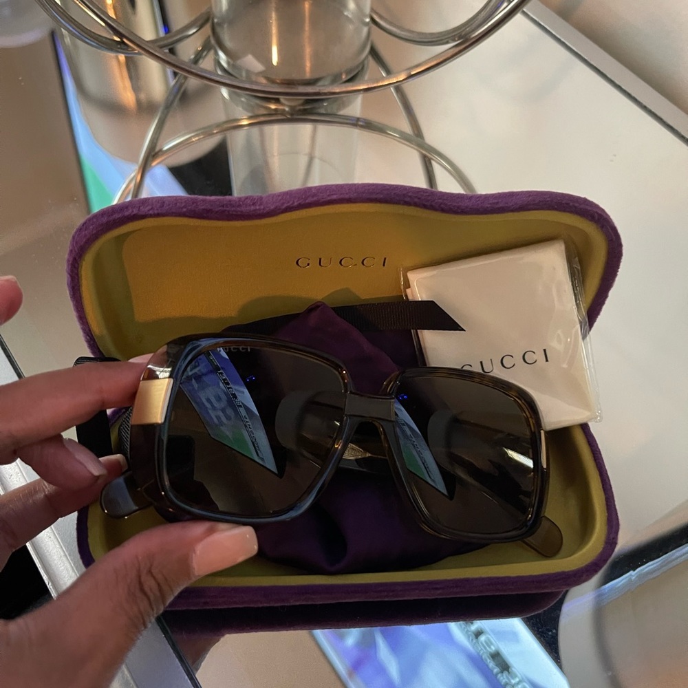 Men’s Gucci Sunglasses, excellent condition